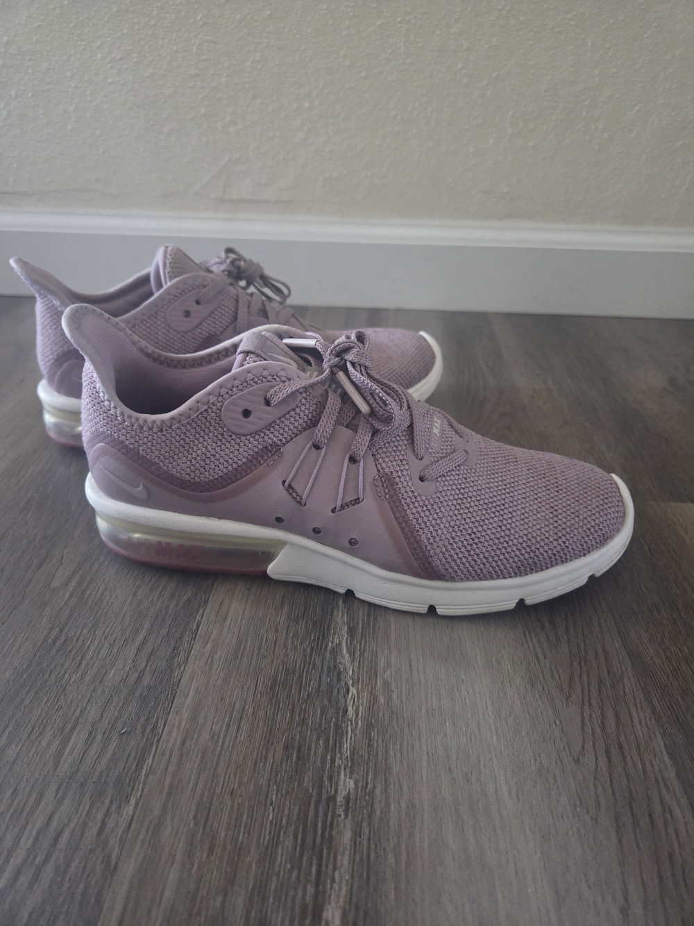 Nike Air Max Sequent 3 Elemental Rose 2018 Women Size 7 908993-602